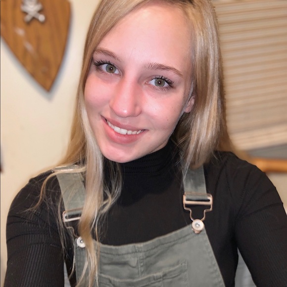 Meet your Posher, Allison - Picture 1 of 1